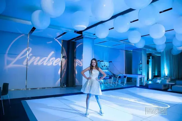 3' White Ceiling Balloons
