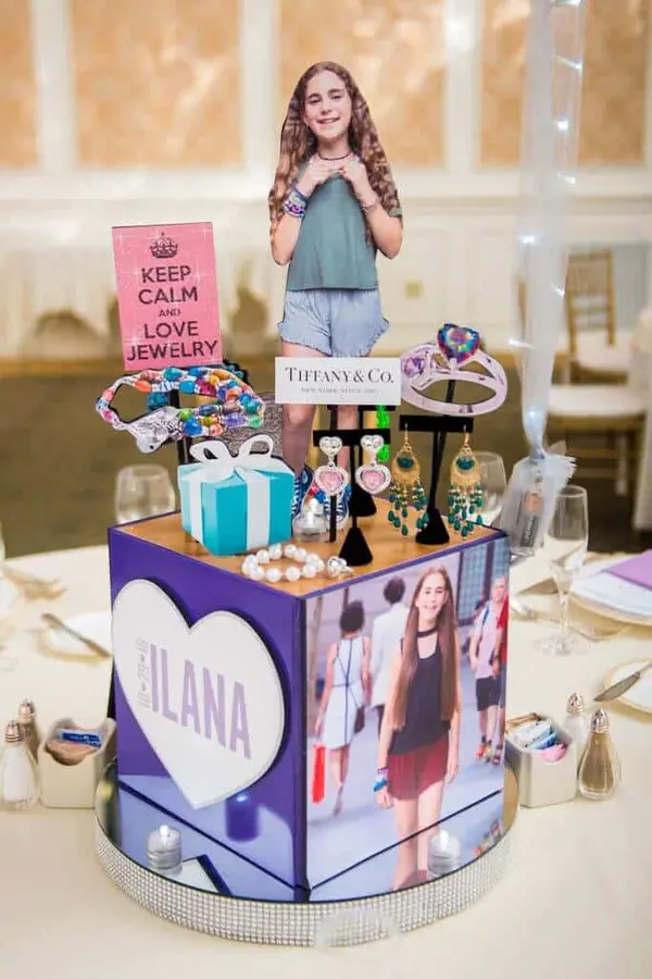 Jewelry Themed Centerpiece
