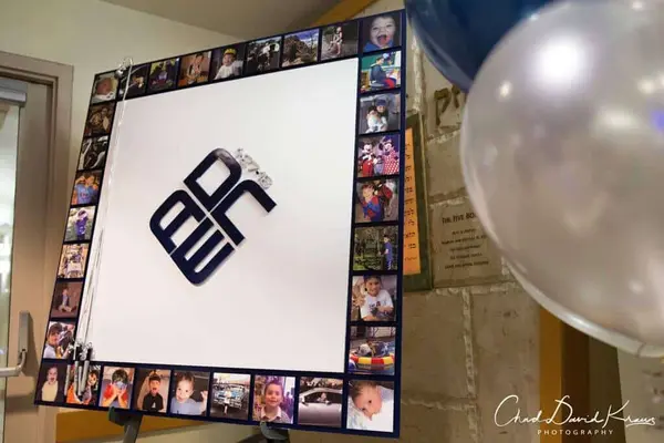 Photo Border Sign in Board