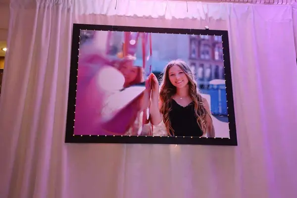 Blowup Photo With Lights