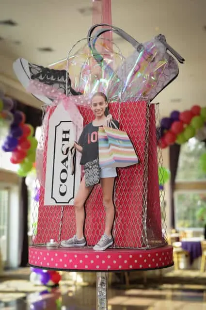 Shopping Bag Themed Centerpiece