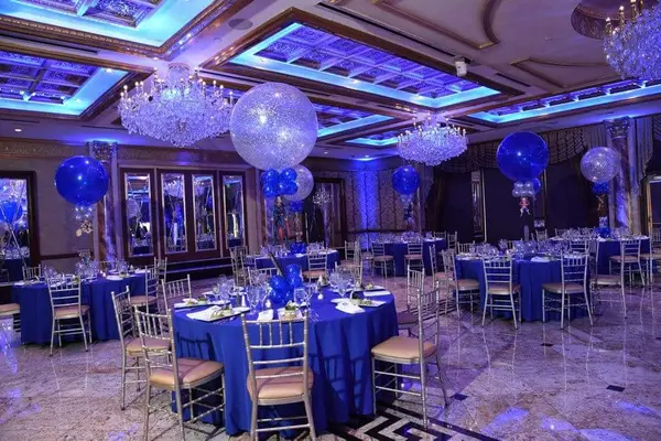 Comic Book Themed Balloon Centerpiece