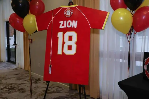 Manchester United Jersey Sign in Board