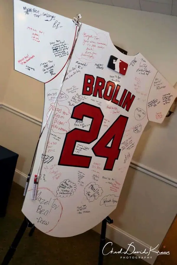 Boston Red Sox Jersey Sign in Board