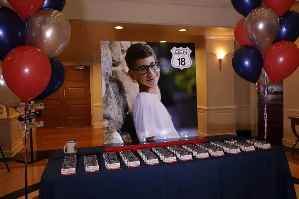 Blowup Photo Seating Card Display