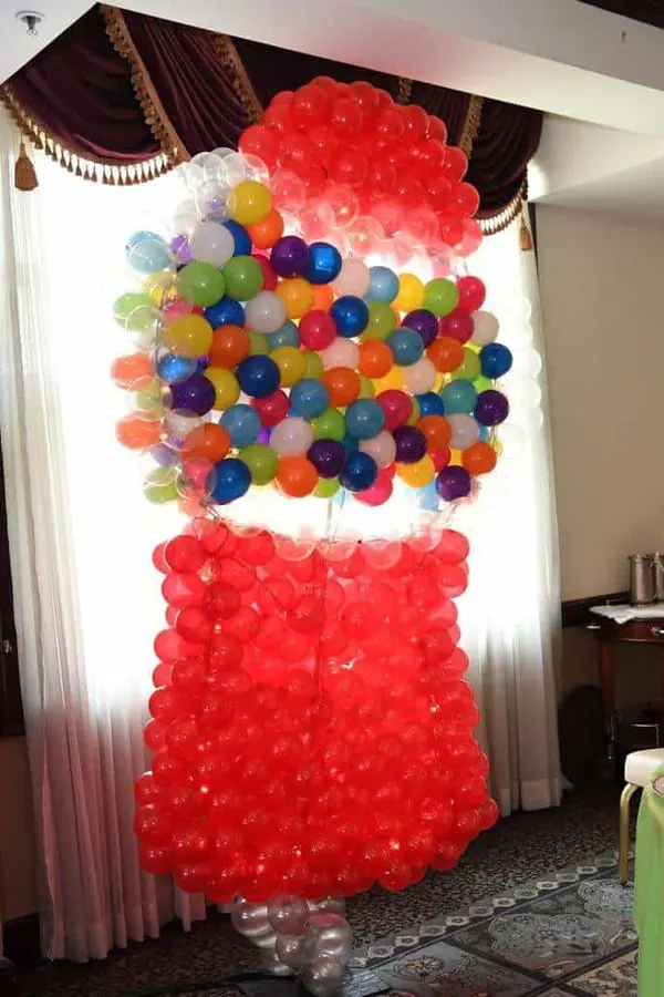 Gumball Machine Balloon Sculpture