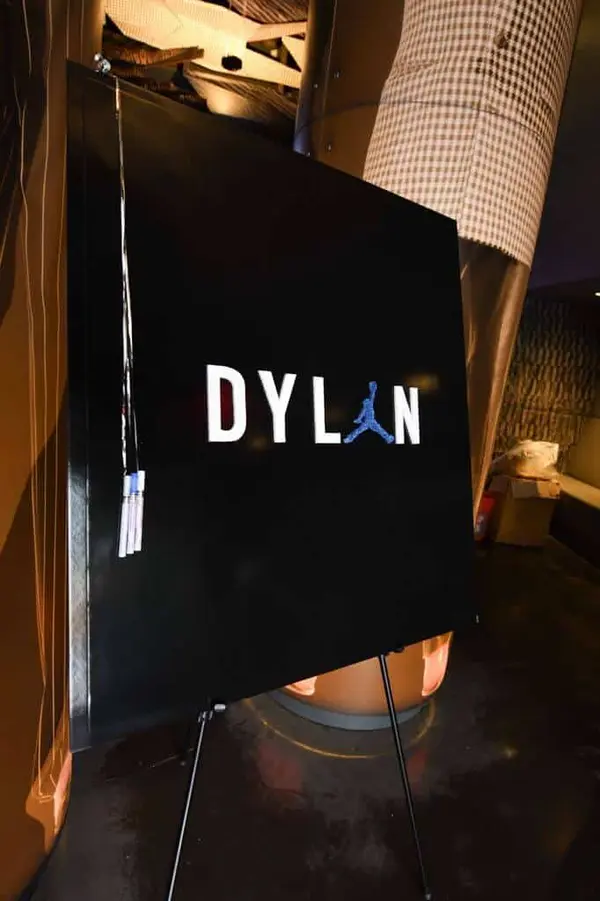 Jumpman Sign in Board