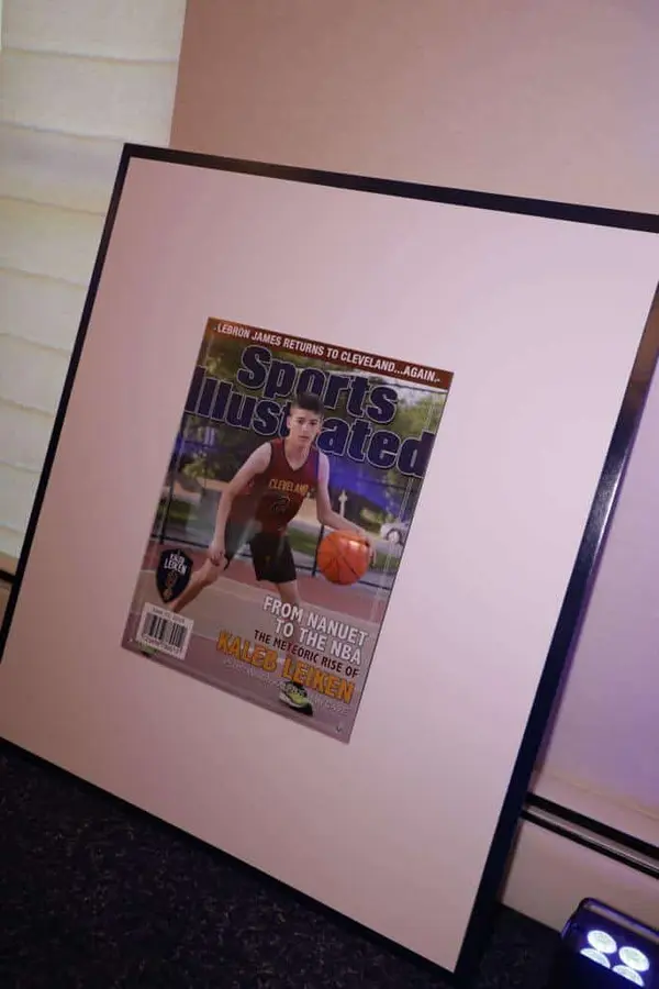 Sports Illustrated Sign in Board