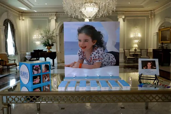 Sky Themed Seating Card Display