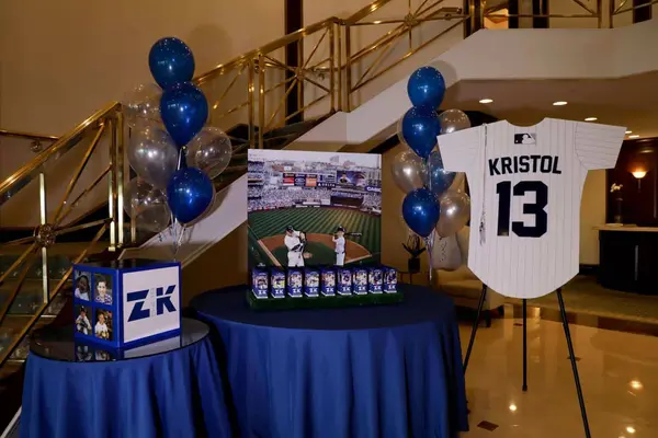 Yankees Seating Card Display