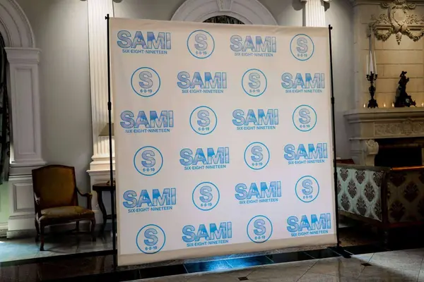 Cloud Themed Step and Repeat