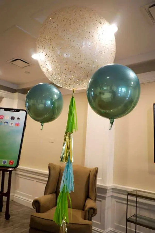 Sparkle Balloon & Tassels Centerpiece