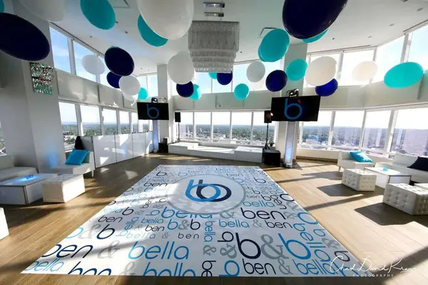 Navy, Turquoise v White Jumbo Balloons