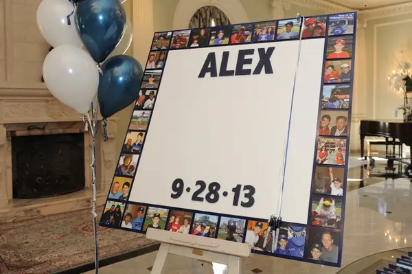 Photo Border Sign in Board