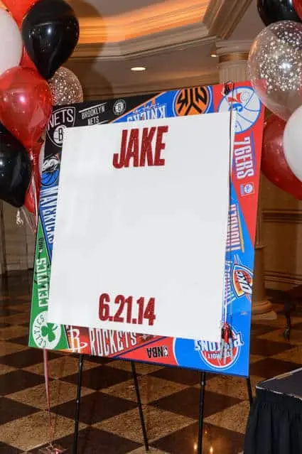 Sports Pennant Border Sign in Board