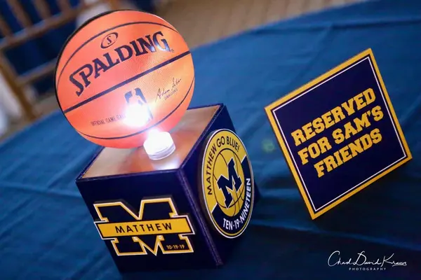 Michigan Themed Cube Centerpiece