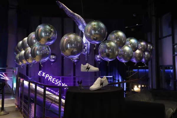 Silver Orbz Balloon Scape