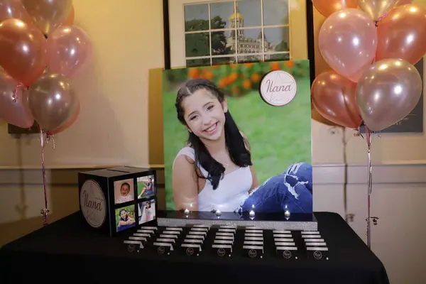 Blowup Photo Seating Card Display