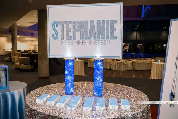 Custom Logo Seating Card Display