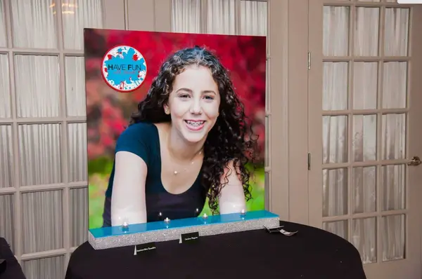 Blowup Photo Seating Card Display