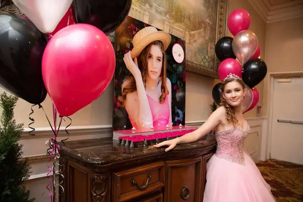 Blowup Photo Seating Card Display