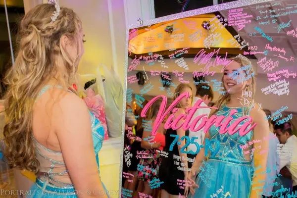 Mirror Sign in Board