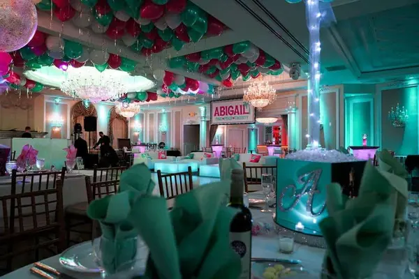 Pink and Mint Green Ceiling Balloons