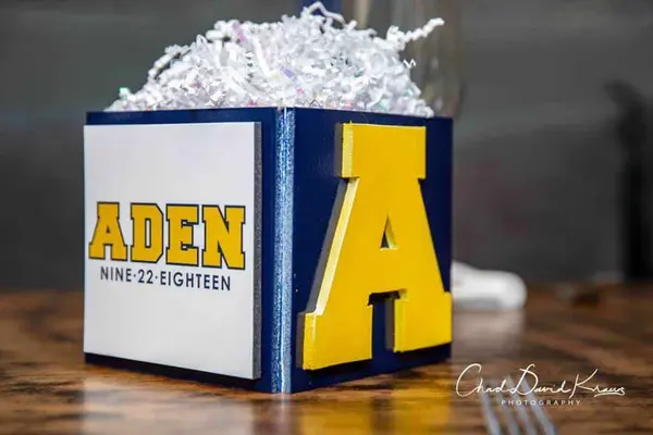 Michigan Themed Cube Centerpiece