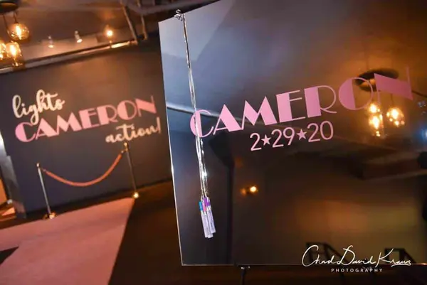 Mirror Sign in Board