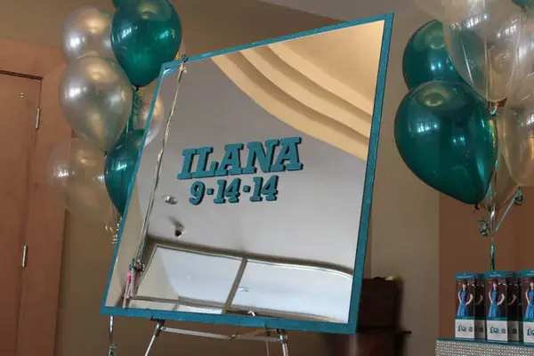 Mirror Sign in Board
