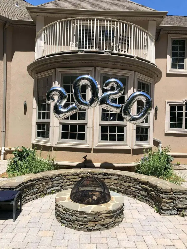 Silver Mylar Arch Outdoors