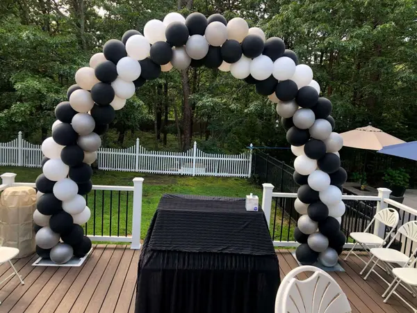 Black and White Balloon Arch