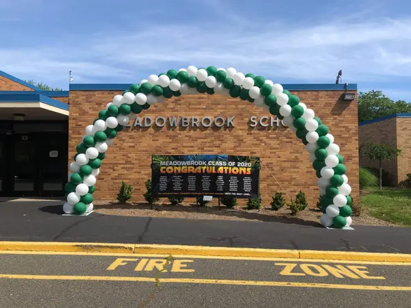 Green and White Balloon Arch