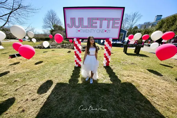 Free Standing Balloons and Backdrop