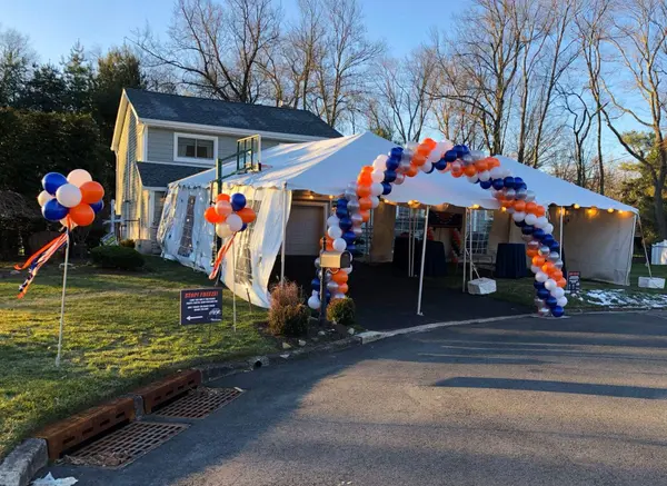 Outdoor Balloon Arch