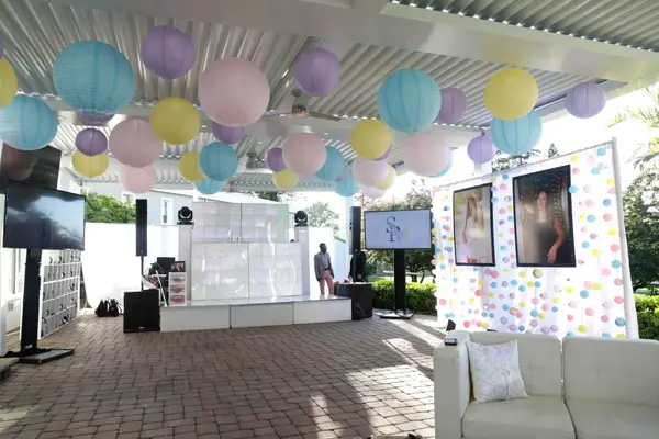 LED Lantern Ceiling Treatment