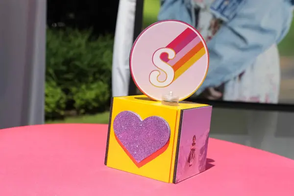 Mini Cube Lounge Centerpiece