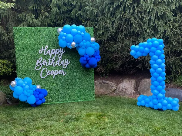 Organic Balloon Garland & Sculpture