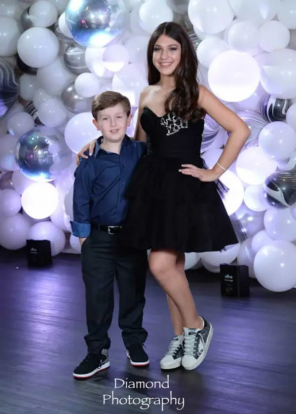 Black and White Organic Balloon Wall