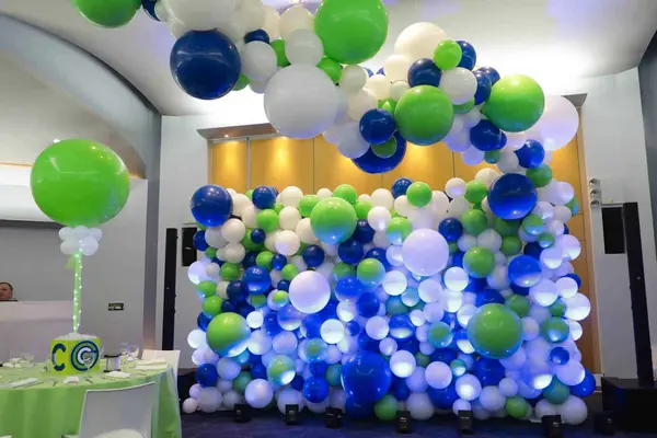 Organic Balloon Wall