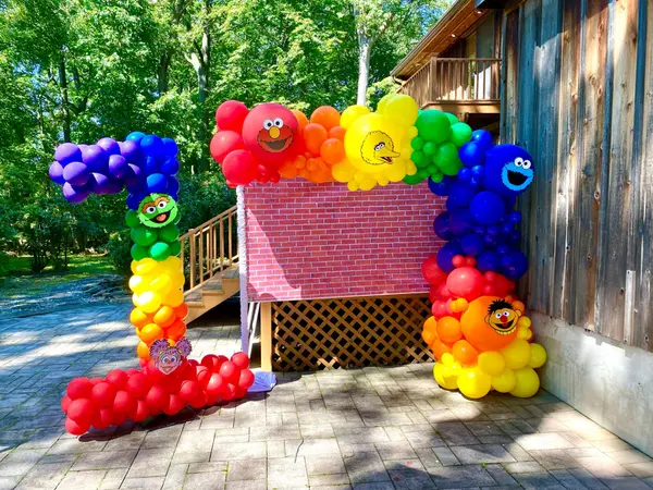 Sesame Street Organic Balloon Arch