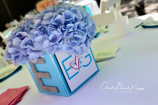 Custom Logo Cube with Floral