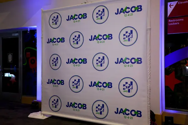 Custom Alternating Logos Step and Repeat