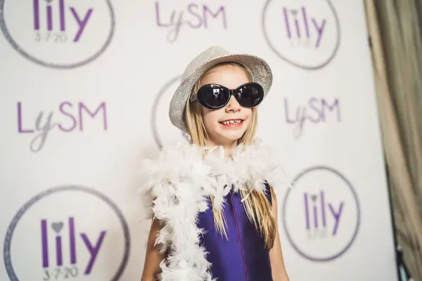 Custom Logo Step and Repeat