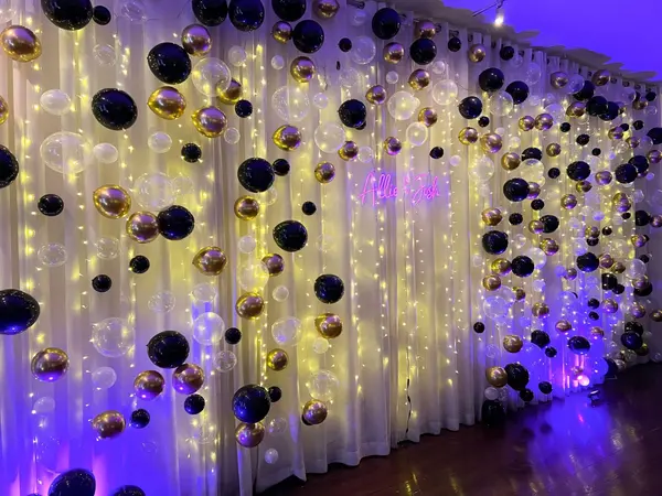 Black and Gold Bubble Wall