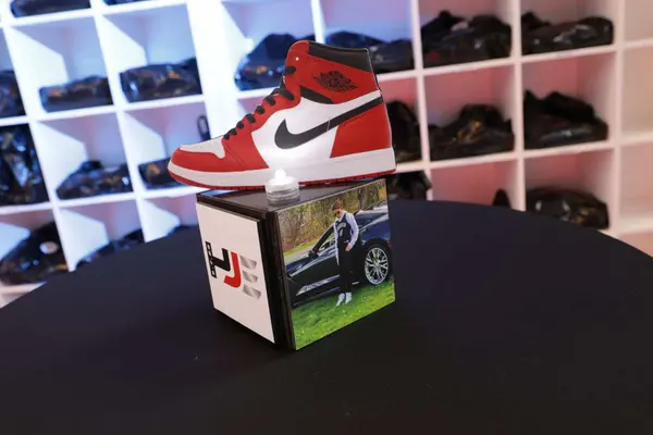 Sneaker Themed Cube