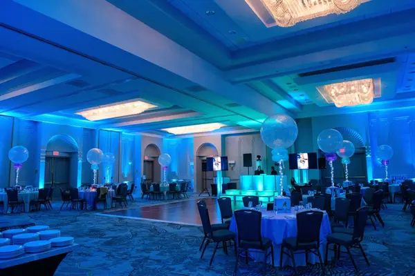 Turquoise Uplighting