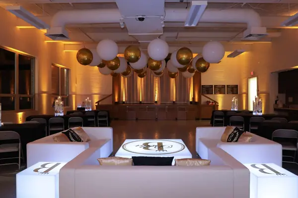 Sweet Sixteen Lounge