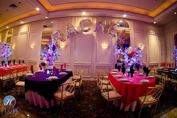 Name in Balloons Arch