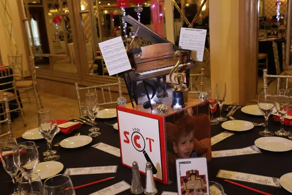 Clue Themed Centerpiece